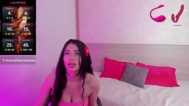 Snapshot of Tinny_floor chatting on 09-19-25, 04:36 Tinny floor online show from 09-19-25, 04:36