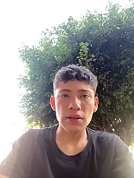 Snapshot of elfernh chatting on 10-19-25, 09:26 elfernh online show from 10-19-25, 09:26