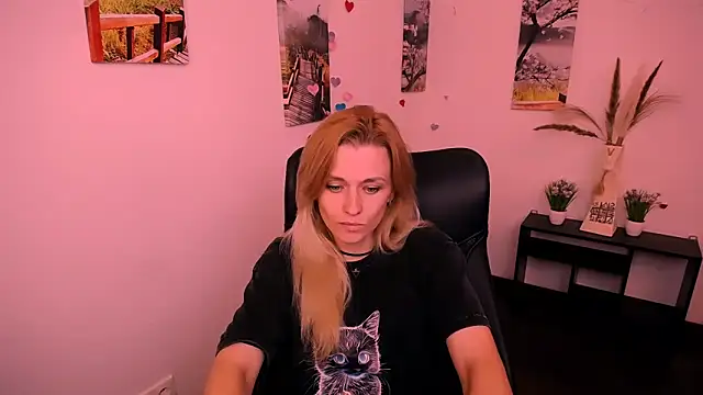 PeppyMia online show from 09-19-25, 04:47