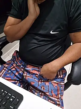 Carloskasado online show from 10-30-25, 11:05