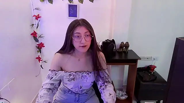 lia montserrat online show from 09-29-25, 12:32