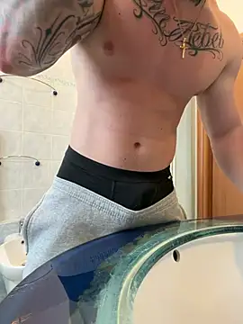 Snapshot of edgarberlanga1312 chatting on 02-25-26, 12:04 edgarberlanga1312 online show from 02-25-26, 12:04