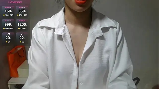 Voyerra g online show from 10-15-25, 03:17