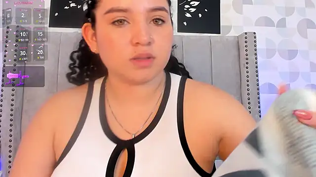 Snapshot of cristhi_esterling chatting on 11-28-25, 12:30 cristhi esterling online show from 11-28-25, 12:30