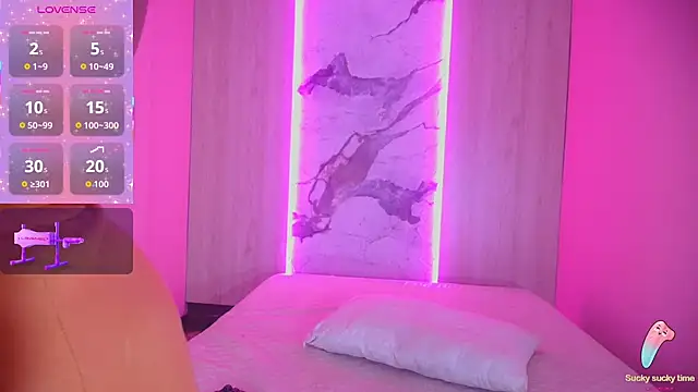 Snapshot of Cristal_hott1 chatting on 10-24-25, 08:27 Cristal hott1 online show from 10-24-25, 08:27