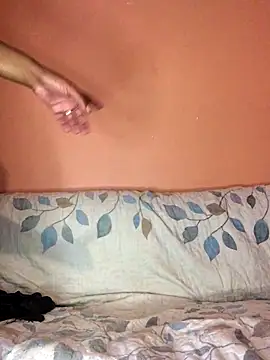 Snapshot of ffinegirl chatting on 11-05-25, 06:19 ffinegirl online show from 11-05-25, 06:19