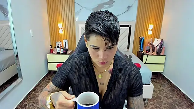 KAROLLJONES1 online show from 10-10-25, 10:53