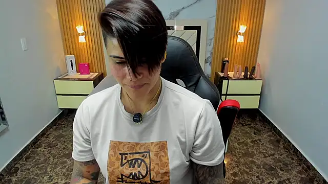 KAROLLJONES1 online show from 03-06-26, 07:43