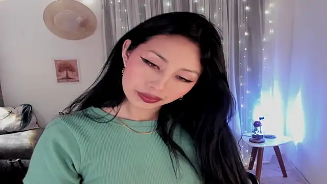 Miss Charlottet online show from 11-28-25, 01:08