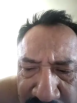 Snapshot of andreustoreto chatting on 09-11-25, 09:04 andreustoreto online show from 09-11-25, 09:04