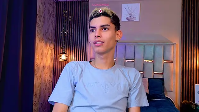 Room 69x online show from 04-06-26, 01:56