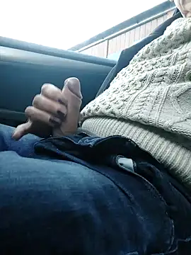 Snapshot of lynxman chatting on 11-28-25, 08:50 lynxman online show from 11-28-25, 08:50