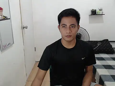 Snapshot of Lloyd_wintours chatting on 10-28-25, 04:53 Lloyd wintours online show from 10-28-25, 04:53