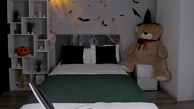 AnoraDark online show from 10-26-25, 12:44