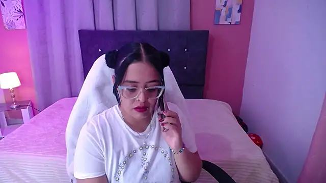 Sofia leving online show from 10-04-25, 01:03