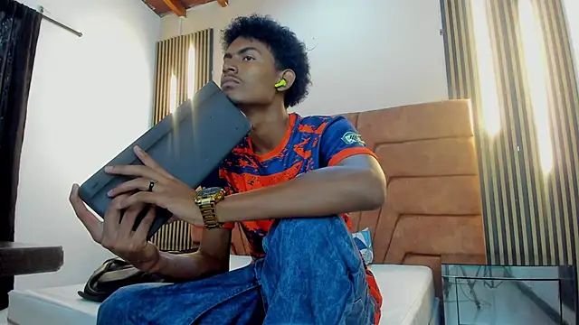 FYKMOR 1 online show from 12-05-25, 07:43