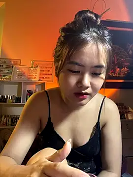 Snapshot of Lucky-nice202 chatting on 10-21-25, 04:19 Lucky-nice202 online show from 10-21-25, 04:19