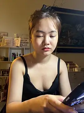 Snapshot of Lucky-nice202 chatting on 10-23-25, 04:28 Lucky-nice202 online show from 10-23-25, 04:28