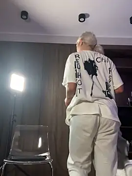 ElsaSinn online show from 11-05-25, 03:39