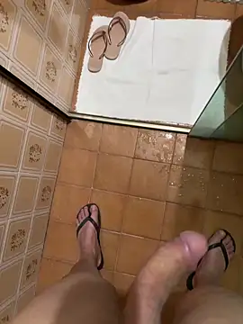 Snapshot of Renaultcarga chatting on 10-10-25, 02:10 Renaultcarga online show from 10-10-25, 02:10