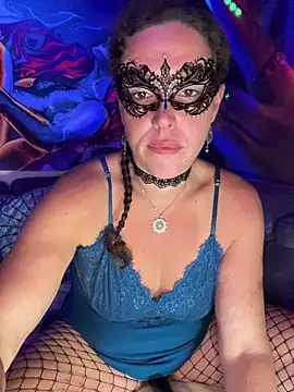 Snapshot of Nadja_Noir chatting on 10-14-25, 10:38 Nadja Noir online show from 10-14-25, 10:38