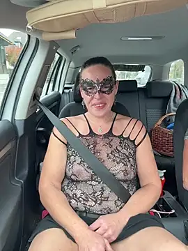 Snapshot of Nadja_Noir chatting on 11-08-25, 11:21 Nadja Noir online show from 11-08-25, 11:21