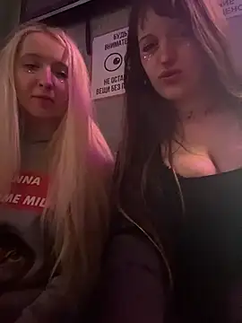 Snapshot of kamila_blush chatting on 02-13-26, 09:00 kamila blush online show from 02-13-26, 09:00