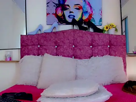 Lesly Zafiro- online show from 09-19-25, 05:13