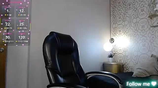 Snapshot of Lucigh_ chatting on 11-08-25, 07:34 Lucigh online show from 11-08-25, 07:34