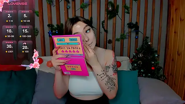 Emily Tylerr online show from 12-21-25, 01:13