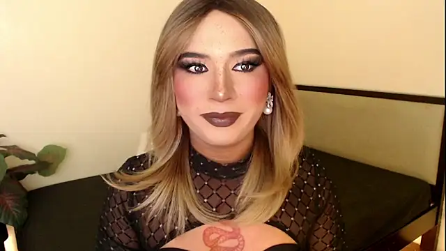 Snapshot of mslilly_croft chatting on 12-19-25, 04:14 mslilly croft online show from 12-19-25, 04:14