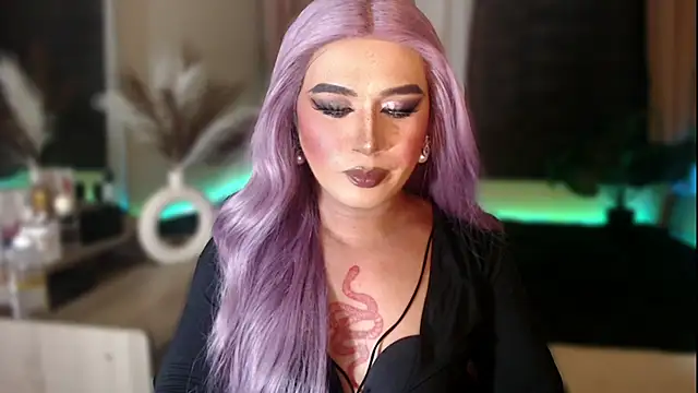 Snapshot of mslilly_croft chatting on 02-06-26, 04:32 mslilly croft online show from 02-06-26, 04:32