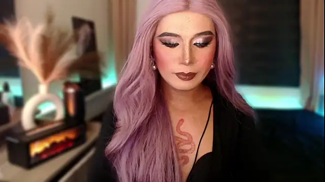 Snapshot of mslilly_croft chatting on 02-10-26, 07:40 mslilly croft online show from 02-10-26, 07:40