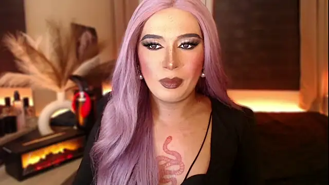 Snapshot of mslilly_croft chatting on 02-13-26, 06:15 mslilly croft online show from 02-13-26, 06:15