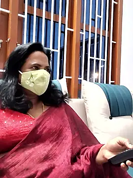 mallu-lover online show from 01-10-26, 03:36