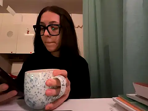 KissMeLater online show from 10-05-25, 08:07