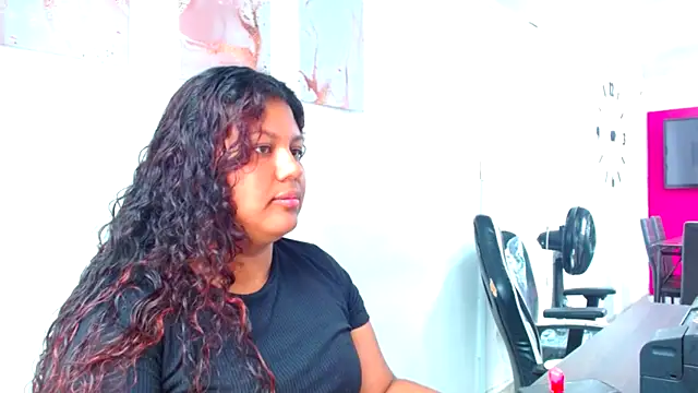 Snapshot of CloeStron chatting on 02-20-26, 05:35 CloeStron online show from 02-20-26, 05:35