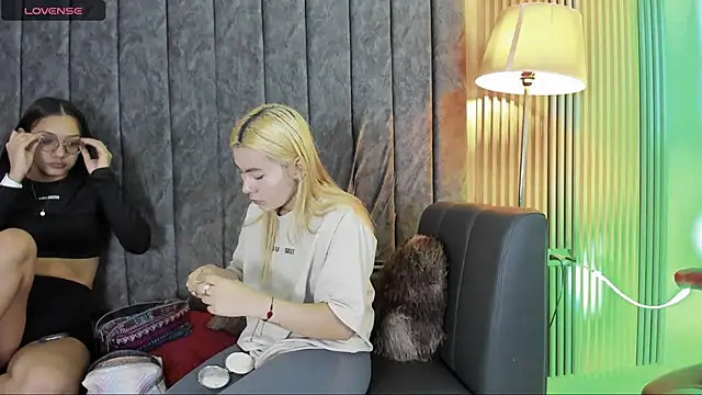 rubby lux online show from 11-20-25, 12:49