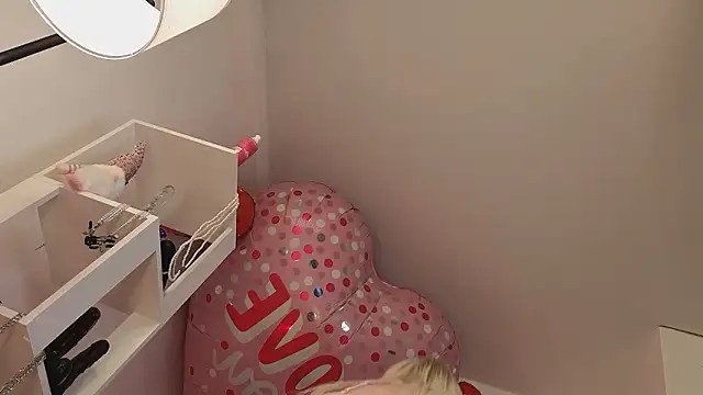   Miray   online show from 02-13-26, 05:25