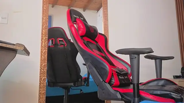 Snapshot of ares_pain chatting on 09-27-25, 07:19 ares pain online show from 09-27-25, 07:19