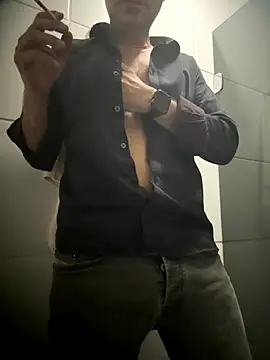 Snapshot of Sedutor420 chatting on 09-16-25, 04:24 Sedutor420 online show from 09-16-25, 04:24