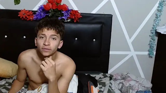 COZY7COUPLE online show from 09-14-25, 11:04