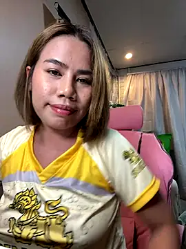 Snapshot of Kath_C chatting on 11-16-25, 12:44 Kath C online show from 11-16-25, 12:44