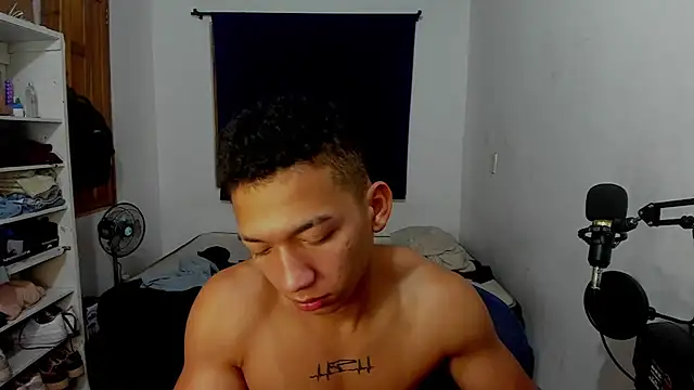 JuanchiT66 online show from 10-22-25, 03:56