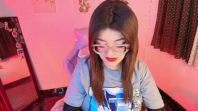 Snapshot of isaferrer06 chatting on 11-20-25, 04:56 isaferrer06 online show from 11-20-25, 04:56