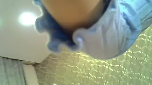 Snapshot of Little_L1ss chatting on 10-27-25, 02:43 Little L1ss online show from 10-27-25, 02:43