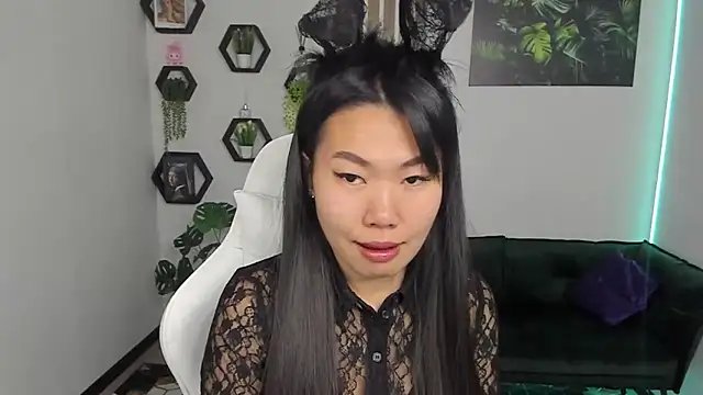 LunaPurrr online show from 10-20-25, 11:16