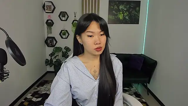 LunaPurrr online show from 10-23-25, 01:05