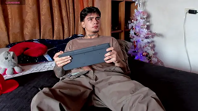 JamesDeker online show from 12-19-25, 01:18