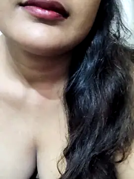 Snapshot of Cute_pinkii chatting on 10-28-25, 08:00 Cute pinkii online show from 10-28-25, 08:00